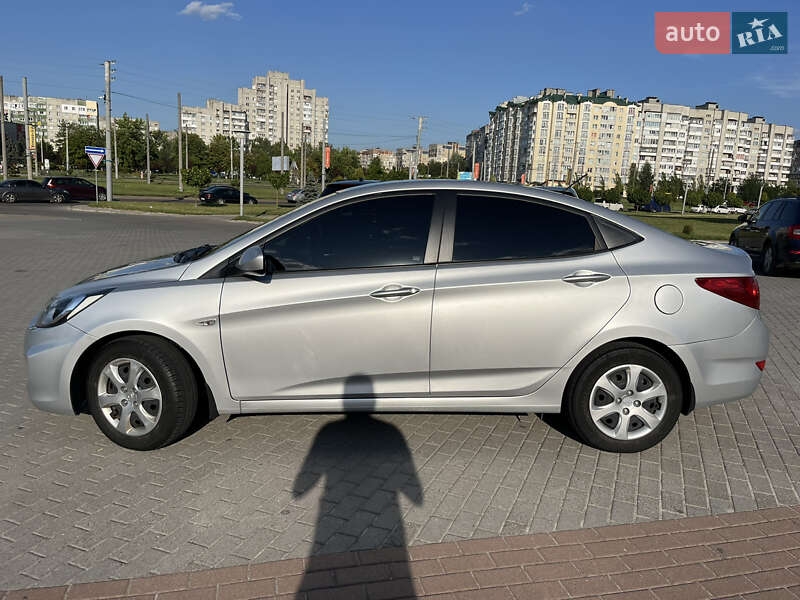 Седан Hyundai Accent 2012 в Львове