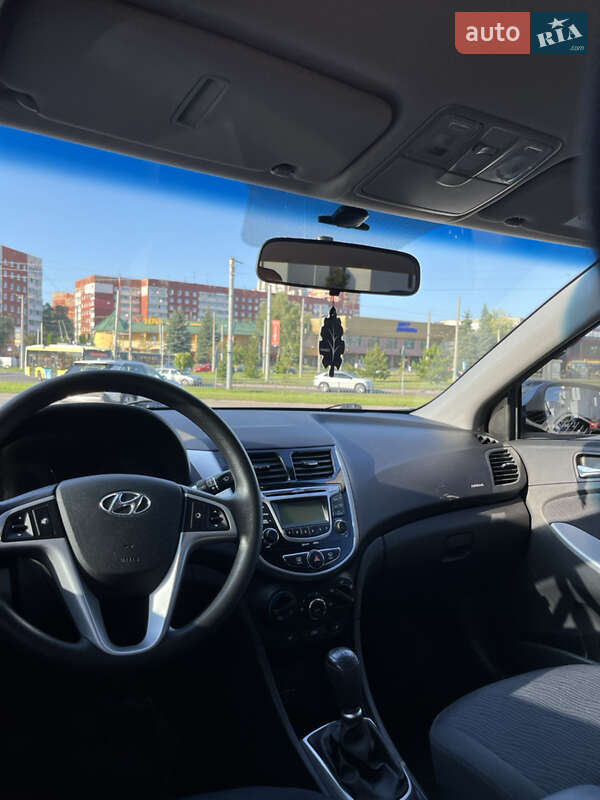 Седан Hyundai Accent 2012 в Львове