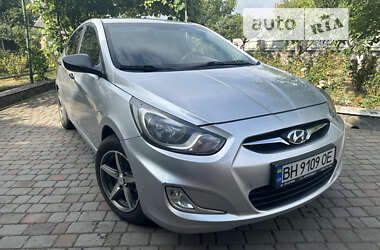 Седан Hyundai Accent 2013 в Ватутино