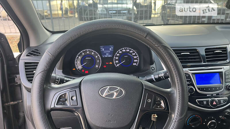 Седан Hyundai Accent 2013 в Сумах