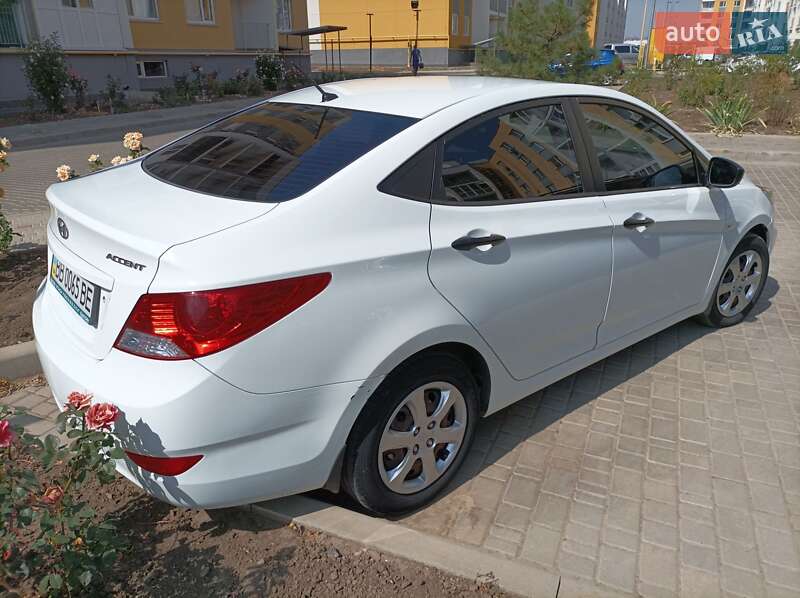 Седан Hyundai Accent 2013 в Одессе фото 3 Седан Hyundai Accent 2013 в Одессе