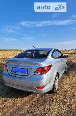 Седан Hyundai Accent 2011 в Кривом Роге