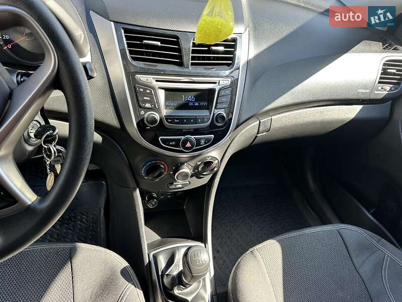 Седан Hyundai Accent 2018 в Решетиловке