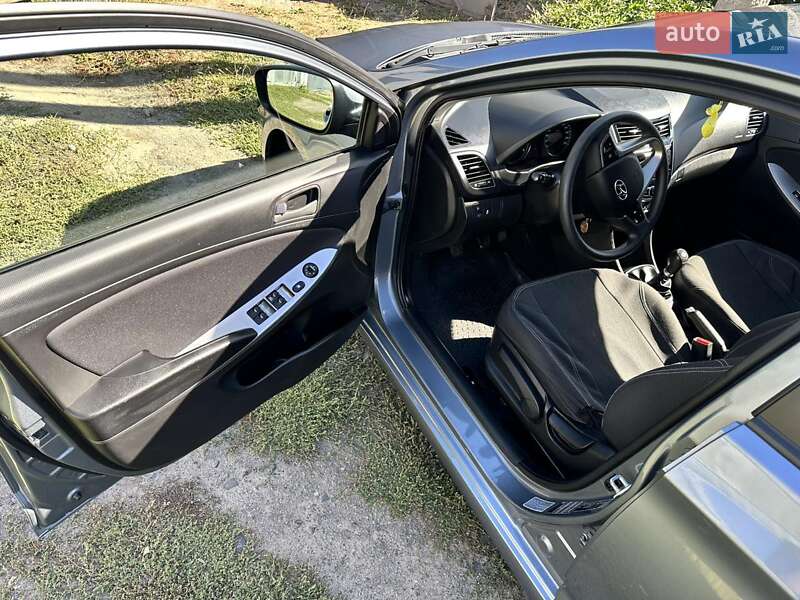 Седан Hyundai Accent 2018 в Решетиловке