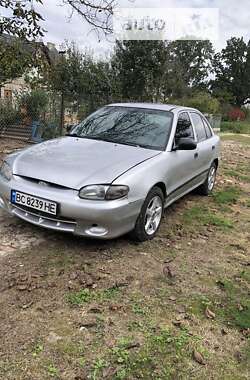 Седан Hyundai Accent 1995 в Самборе