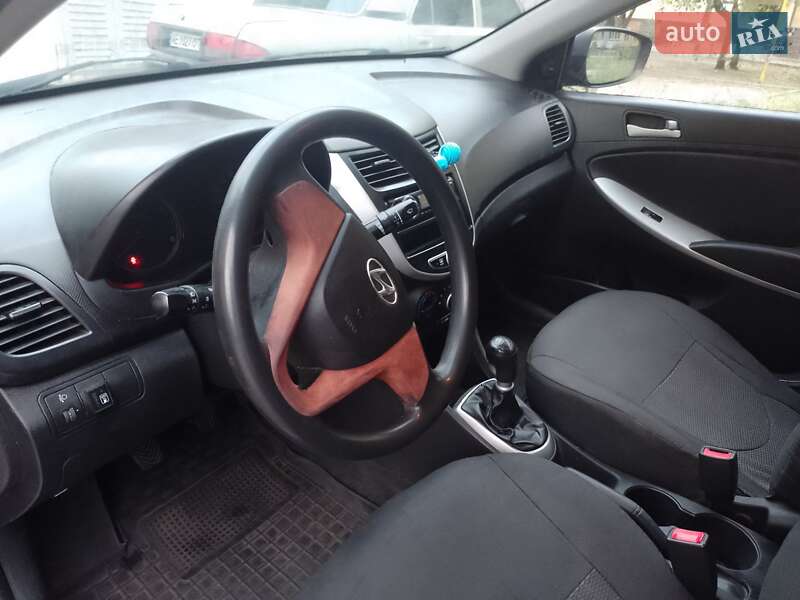 Седан Hyundai Accent 2011 в Днепре