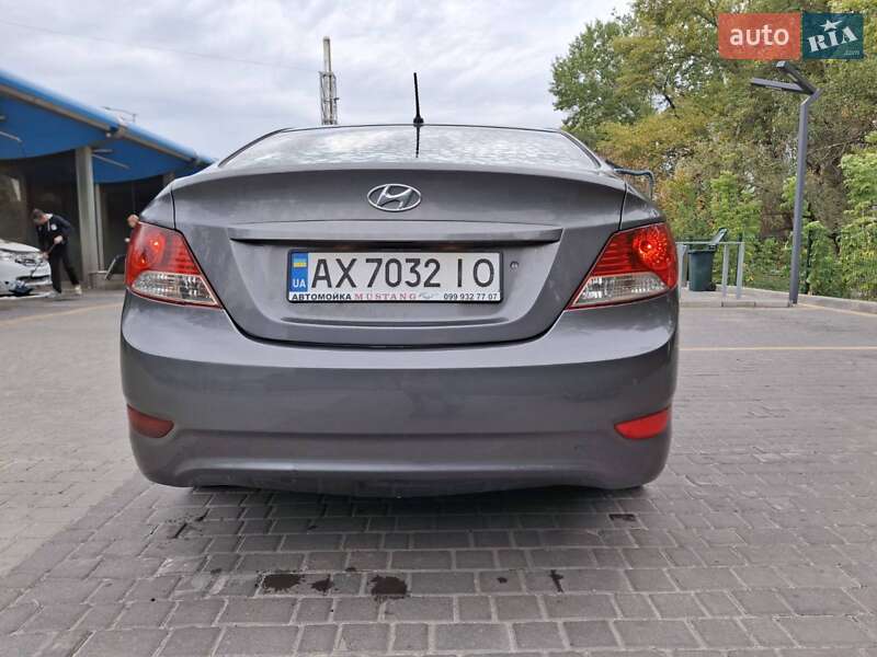 Седан Hyundai Accent 2011 в Днепре