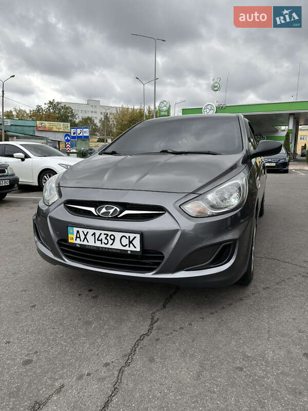 Седан Hyundai Accent 2011 в 