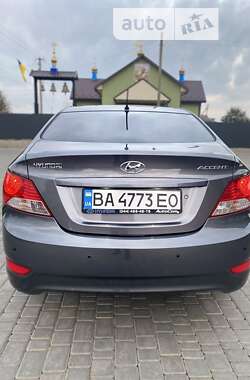 Седан Hyundai Accent 2012 в Вільшанці