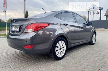 Седан Hyundai Accent 2012 в Вільшанці