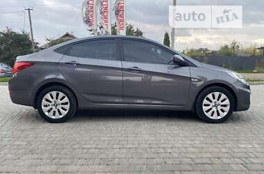 Седан Hyundai Accent 2012 в Вільшанці