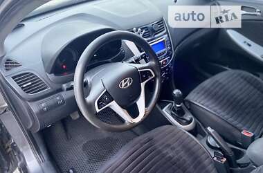 Седан Hyundai Accent 2012 в Вільшанці