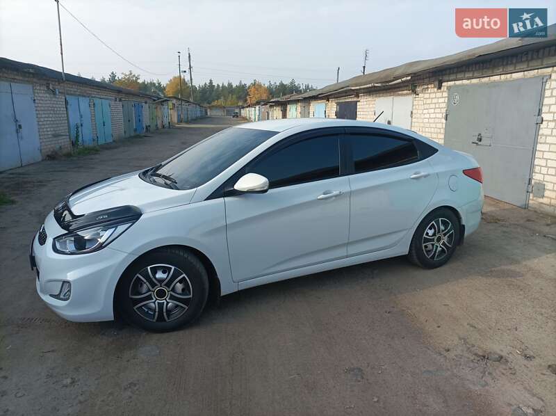 Седан Hyundai Accent 2018 в Павлограде