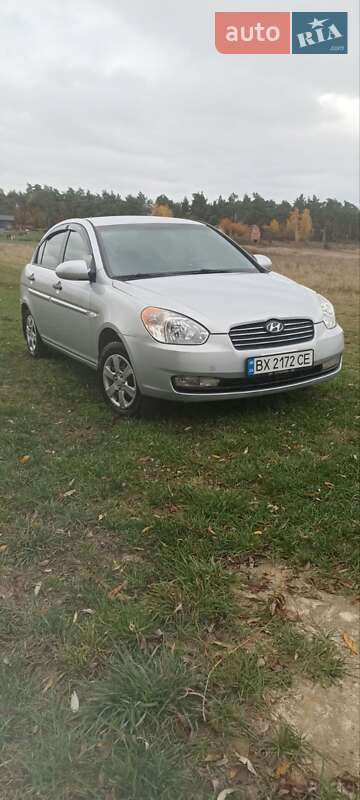 Седан Hyundai Accent 2007 в Ромнах