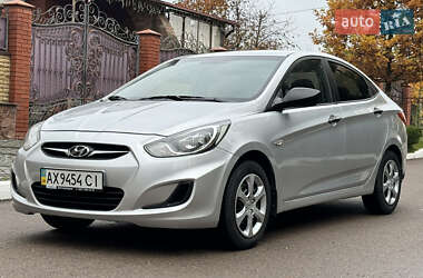 Седан Hyundai Accent 2011 в Ровно