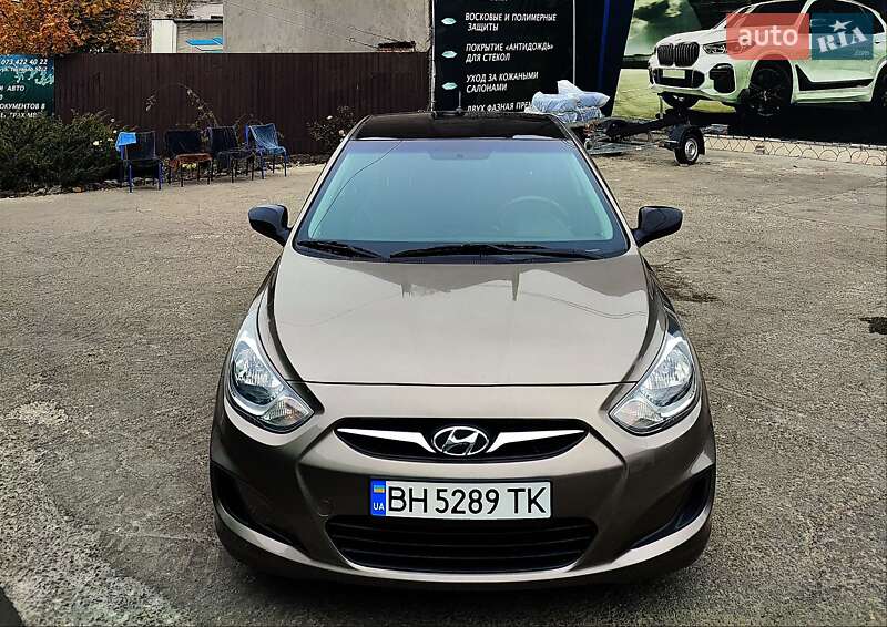 Hyundai Accent 2013