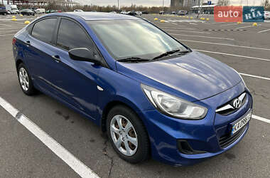 Седан Hyundai Accent 2013 в Киеве