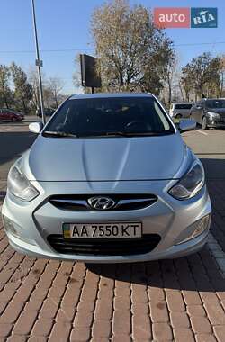 Седан Hyundai Accent 2011 в Киеве