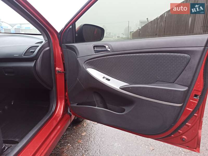 Хетчбек Hyundai Accent 2012 в Святопетрівське фото 13 Хетчбек Hyundai Accent 2012 в Святопетрівське