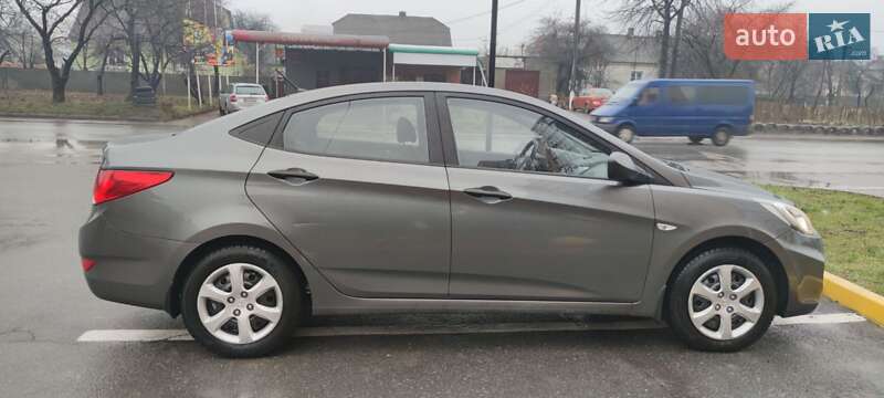 Седан Hyundai Accent 2013 в Кам'янець-Подільському
