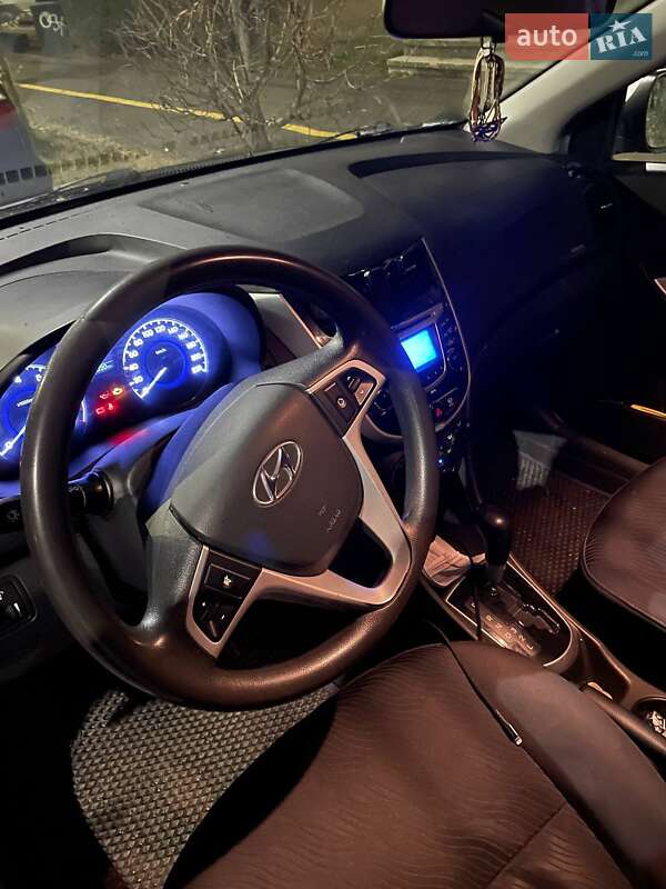 Седан Hyundai Accent 2011 в Ужгороді