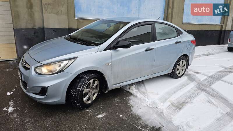 Седан Hyundai Accent 2011 в Киеве