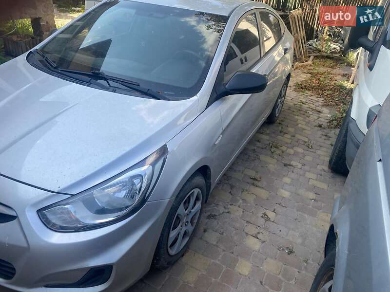 Седан Hyundai Accent 2014 в Львові
