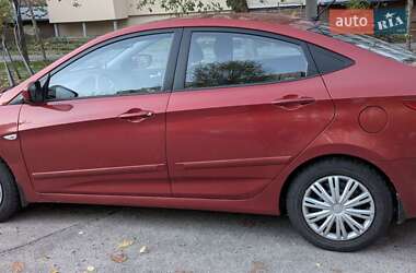 Седан Hyundai Accent 2011 в Днепре