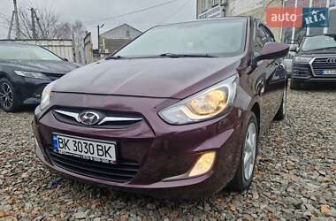 Седан Hyundai Accent 2011 в Смеле