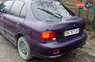 Седан Hyundai Accent 1995 в Золочеві