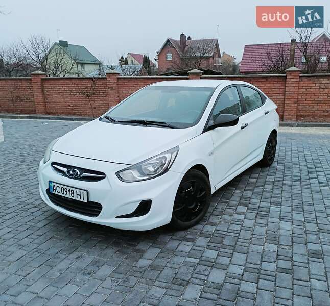 Седан Hyundai Accent 2013 в Луцке