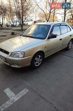 Седан Hyundai Accent 2000 в Южноукраїнську