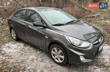 Седан Hyundai Accent 2013 в 