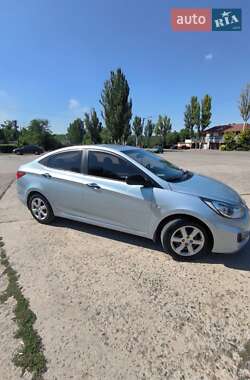 Седан Hyundai Accent 2011 в Кривому Розі