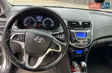 Седан Hyundai Accent 2011 в Днепре