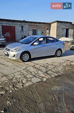 Седан Hyundai Accent 2016 в Рівному