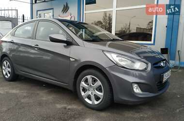 Седан Hyundai Accent 2012 в Чернигове