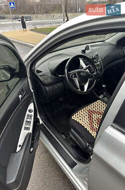 Седан Hyundai Accent 2012 в 