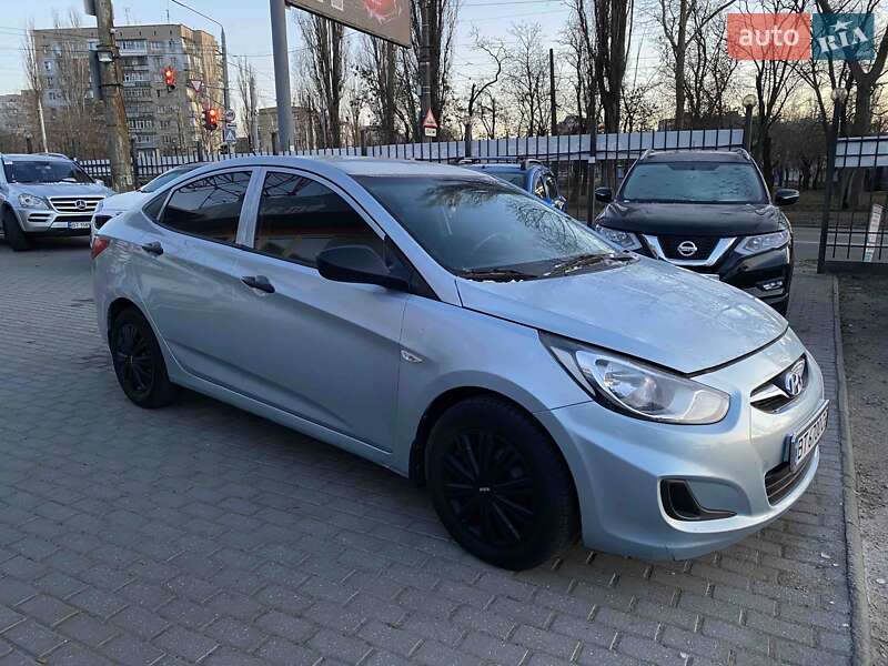 Седан Hyundai Accent 2013 в Миколаєві