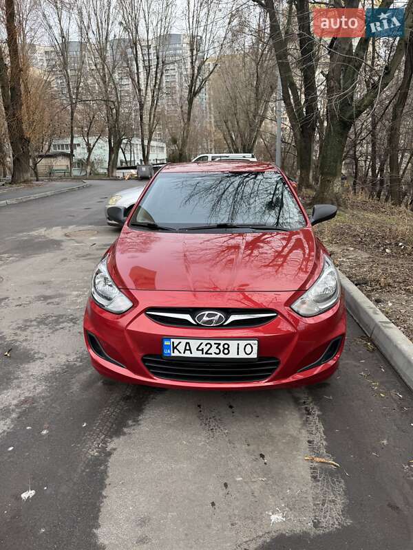 Седан Hyundai Accent 2012 в Киеве