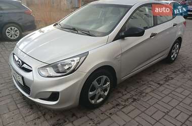 Седан Hyundai Accent 2013 в Львові