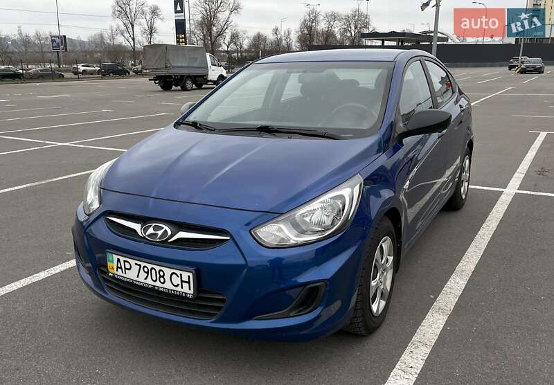 Седан Hyundai Accent 2012 в 