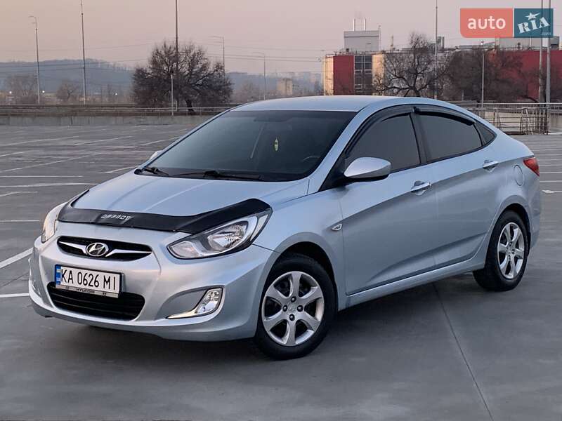 Седан Hyundai Accent 2011 в Киеве