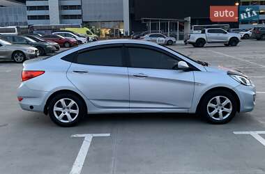 Седан Hyundai Accent 2011 в Киеве