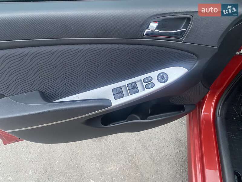 Седан Hyundai Accent 2012 в Виннице