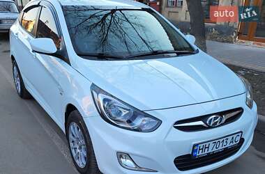 Седан Hyundai Accent 2012 в Ананьеве