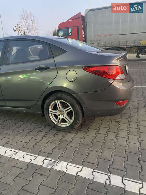 Седан Hyundai Accent 2014 в Житомирі