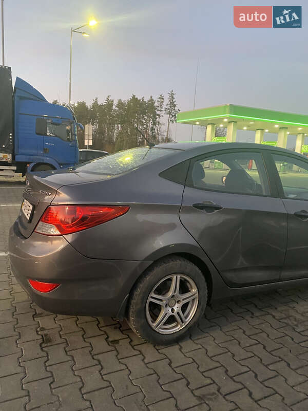 Седан Hyundai Accent 2014 в Житомирі