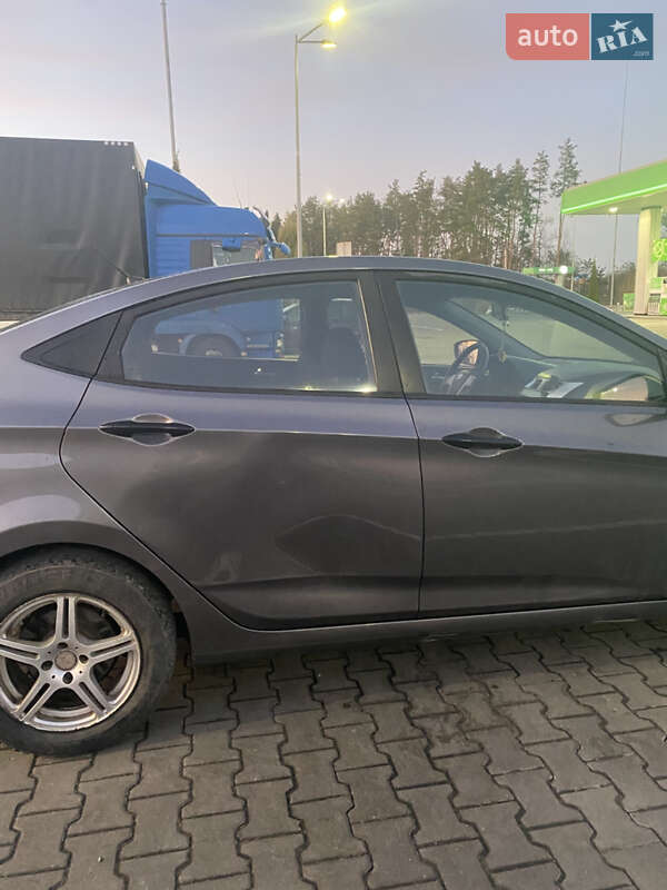 Седан Hyundai Accent 2014 в Житомирі