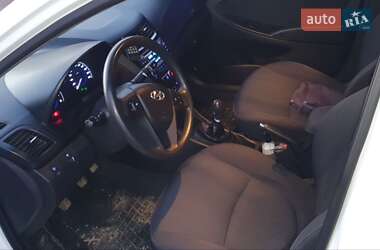 Седан Hyundai Accent 2012 в 